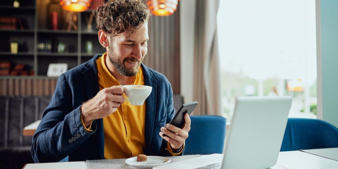 empreendedor escolhendo a cora como melhor conta digital pj para microempresa